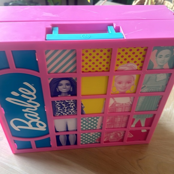 2019 Barbie Mattel Pink Folding Dream Closet Wardrobe Carry Case USED - Picture 2 of 10
